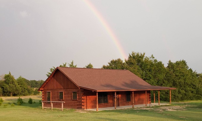 Bryan Cabina | Cozy rural cabin near Texas A&M University
