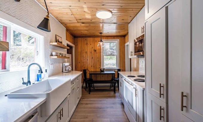 McCall Cabina | Cozy Rustic Mountain Retreat, Pet Friendly