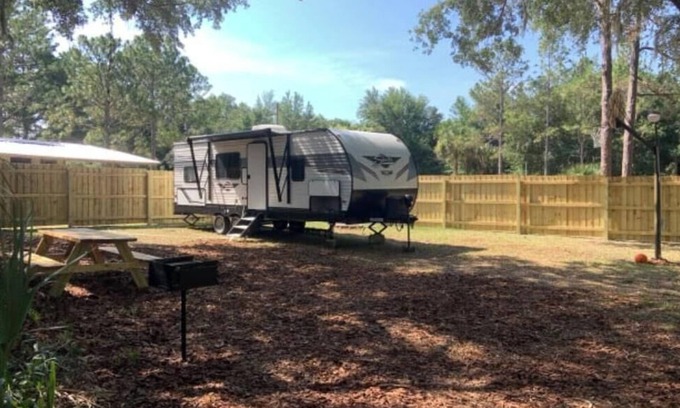 Crystal River Casa | Cozy RV in delightful Crystal River with WiFi, AC