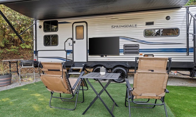 Bonney Lake Casa | Cozy RV on private wooded property w/ AC, WiFi, firepit, & close to amenities