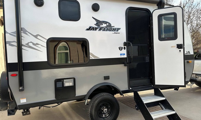 Tall Timbers - Brechtel Casa | Cozy RV with AC and WiFi in Lovely Terrytown