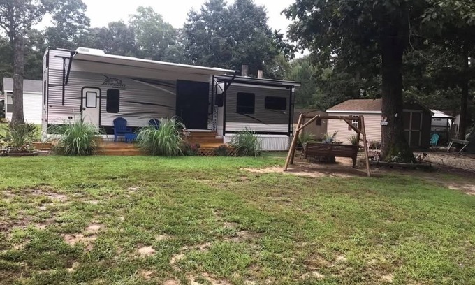 Greenbush Casa | Cozy RV with all comforts of home in Horn town VA