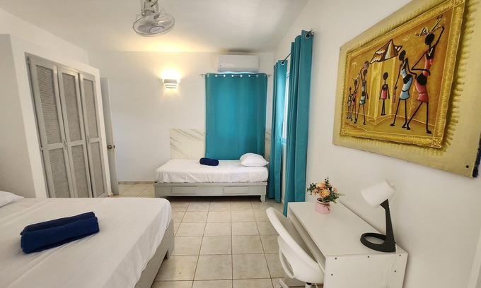 El Callejon Apartamento | Cozy & safe 3-P Apartment, located in the city center, 8 minutes from the beach