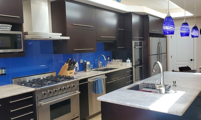 Sunset District Casa | Cozy San Francisco Home 4 Bd., 2 Ba. Chefs kitchen