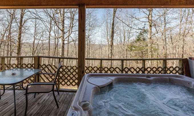 Mountainburg Cabina | Cozy Secluded Cabin with a Hot Tub