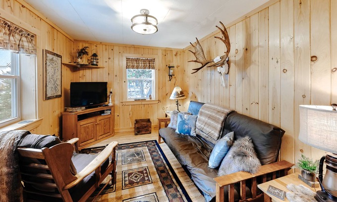 Shirley Mills Casa | Cozy & secluded getaway w/ a full kitchen & firepit - walk to the lake