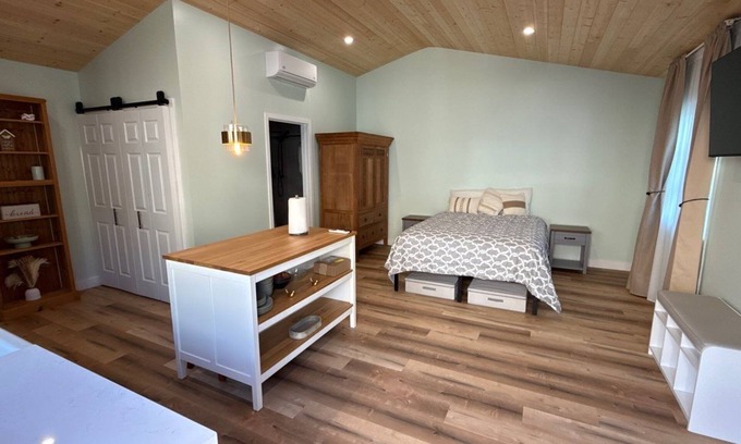 Lomita Apartamento | Cozy , Secure studio in tranquil Lomita with Private Parking.