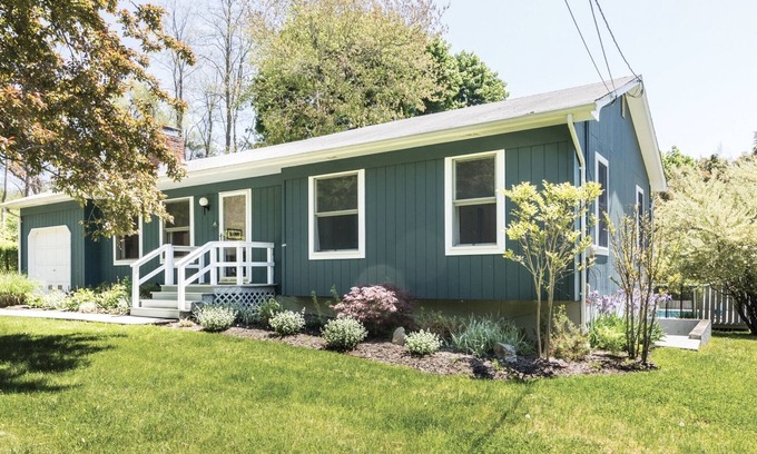 Shelter Island Casa | Shelter Island Cottage con piscina, a pie de las playas y Mashomack Preserve