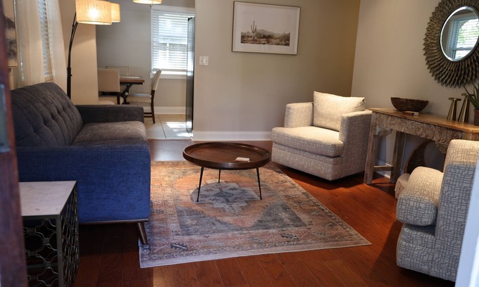 Mount Pleasant Casa | Cozy Shem Creek/Old Mount Pleasant Cottage