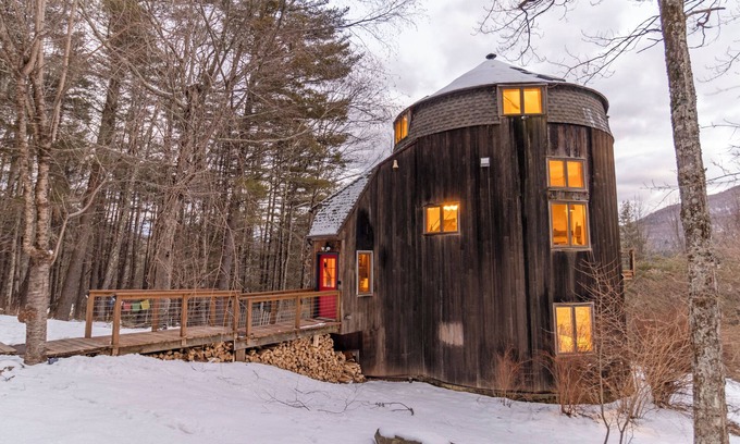 Willow Chalet De Esquí | Cozy Silo with Sunset Mountain Views near Woodstock