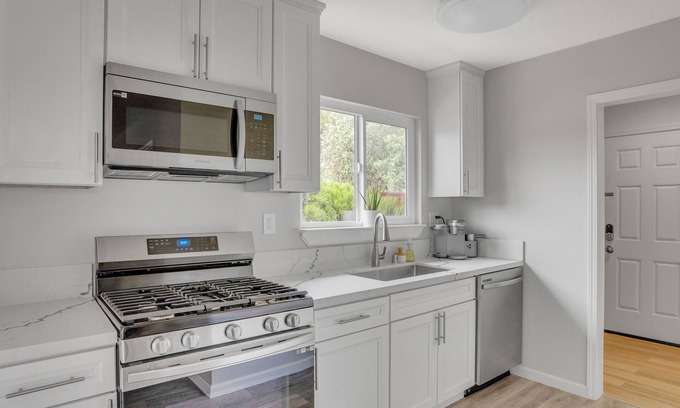 Lincoln Acres Casa | Cozy, Single Bedroom, Detached Guest House