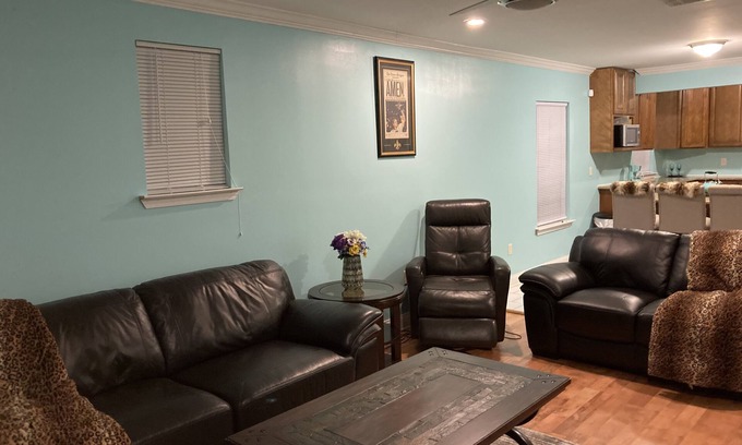 Fairgrounds Casa | Cozy single family house with all the comfortable amenity downtown New Orleans.