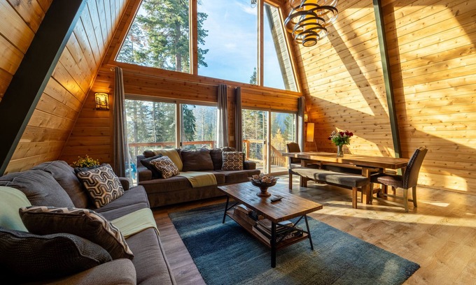 Olympic Valley Cabina | Cozy Ski Cabin in Alpine Meadows