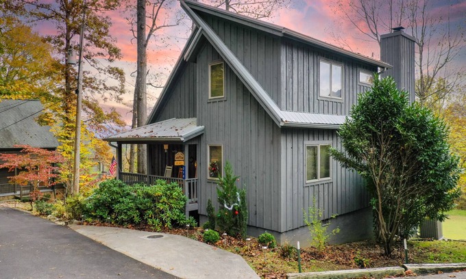 Townsend Casa | Cozy Smoky Mountain view and golf escape near Cades Cove