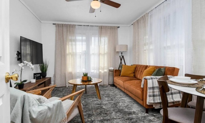Virginia Park Apartamento | Cozy Space, 5beds w/Free Parking, Near Raymond James Stadium & Amalie Arena