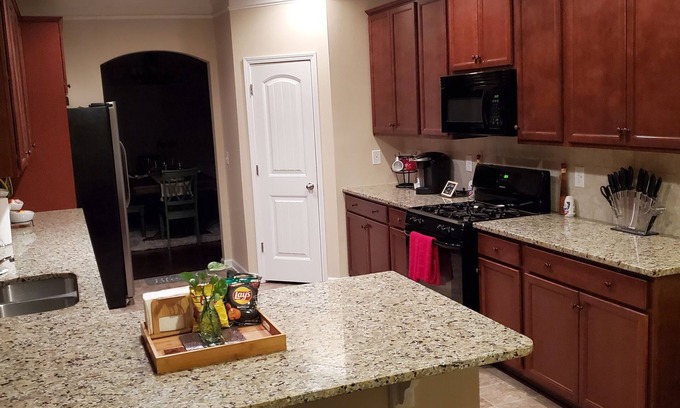 Lawrenceville Apartamento | Cozy space with Self check-in and free Parking 🏡