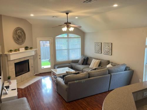 Timberwood Park Casa | Cozy & spacious 3 bed home North San Antonio - Stone Oak area