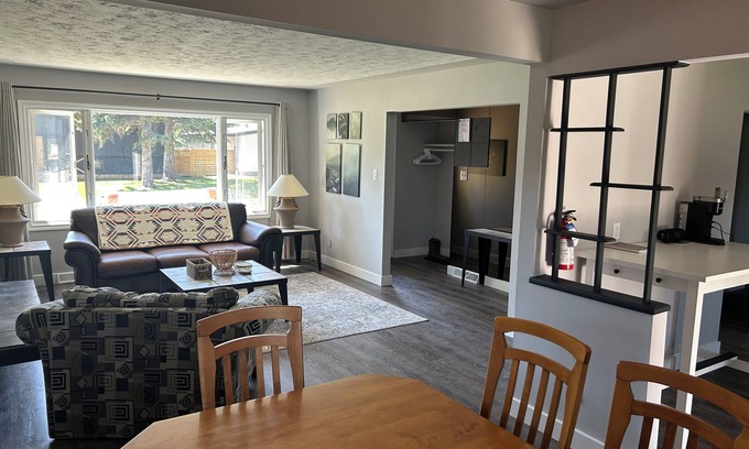 Southeast Calgary Casa | Cozy, spacious and comfortable family friendly home!