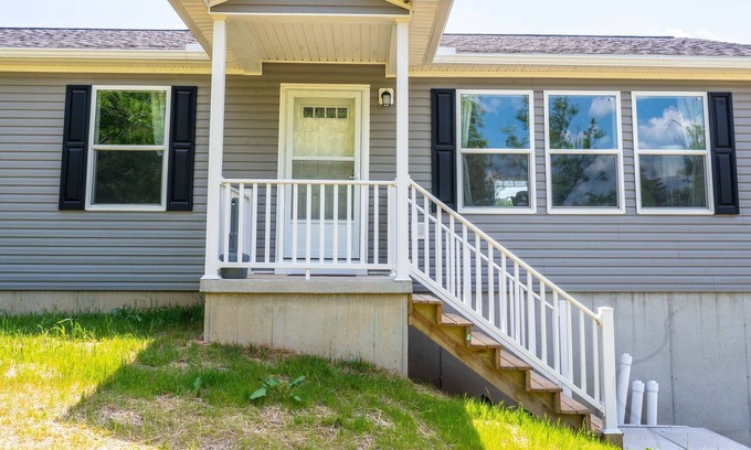 Port Matilda Casa | Cozy, Spacious Family Home w/Yard, Fire Pit, Grill - Pet Friendly! Near PSU