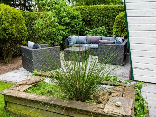 Krachtighuizen Casa | COZY & SPACIOUS PLACE ON A QUIET SPOT IN THE MIDDLE OF THE NETHERLANDS with free use of 2 women's and 2 men's bikes plus child seat