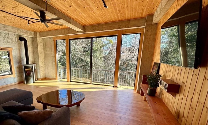 Akiruno Casa | Cozy spacious suite by the creek / Tateya vacation 120