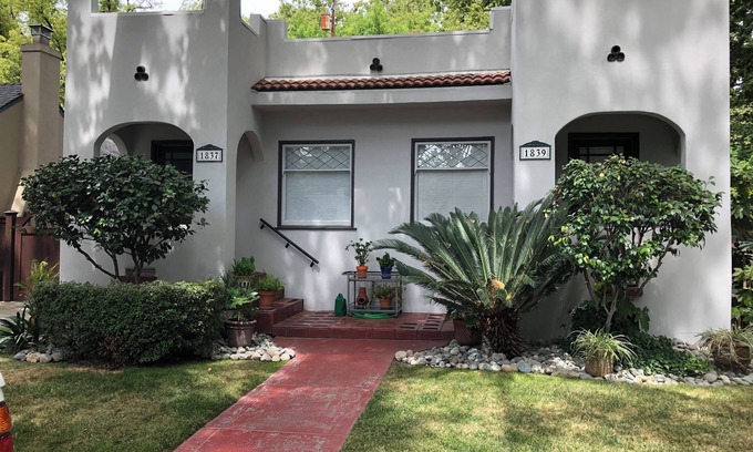 Land Park Casa | Cozy Spanish Bungalow bordering Land Park and Downtown