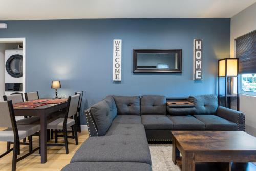 Burbank Apartamento | Cozy Spanish Duplex Near Studios