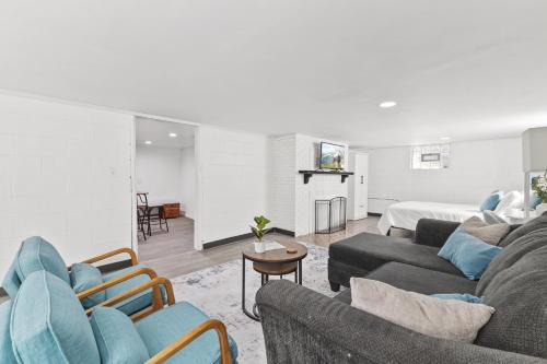Speedway Casa | Cozy Speedway Basement