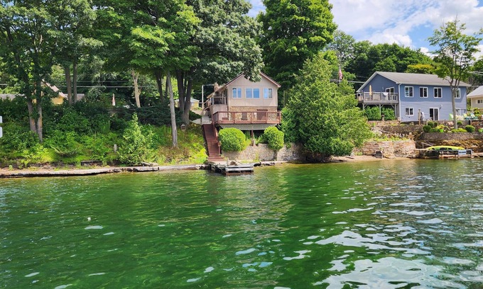 Brier Hill Cabaña | Cozy St. Lawrence waterfront cottage. Two bedrooms, 1 bathroom sleeps 4!