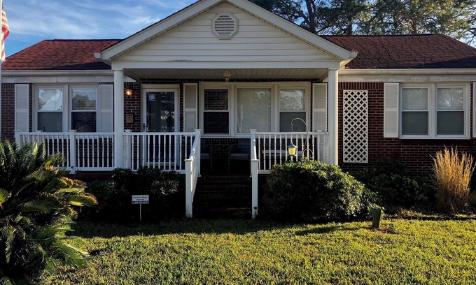 Cayce Casa | Cozy Stay Near USC, Downtown Columbia & Fort Jackson