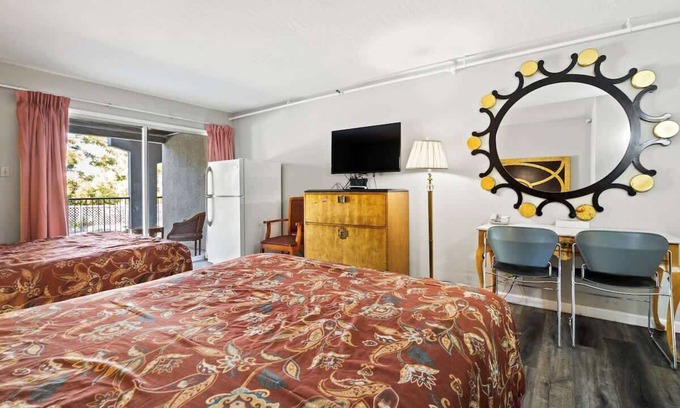 Fremont Casa | (Cozy studio, 2BED, 1BA, No kitchen)