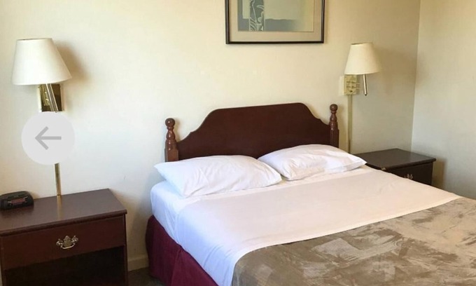 Fremont Casa | (Cozy studio, 2BED, 1BA, No kitchen)