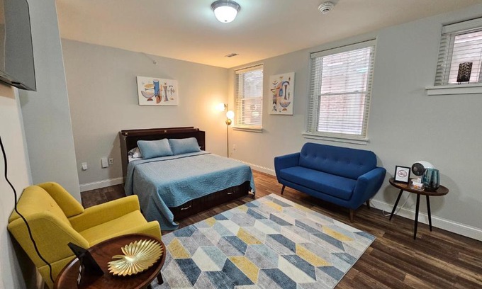 Champaign Apartamento | Cozy Studio at the Historic Inman