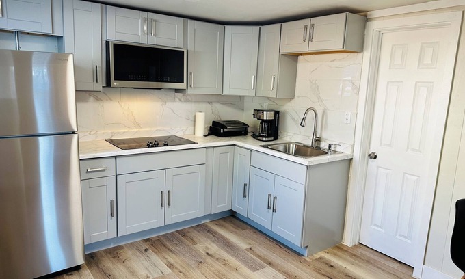 Golden Gate Apartamento | Cozy Studio bordering South Berkeley and Emeryville- huge backyard!