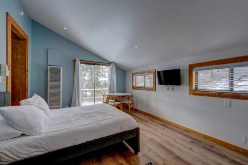 Incline Village Apartamento | Cozy Studio Cabin Retreat with Spacious Outdoor Deck, contact us for price drop