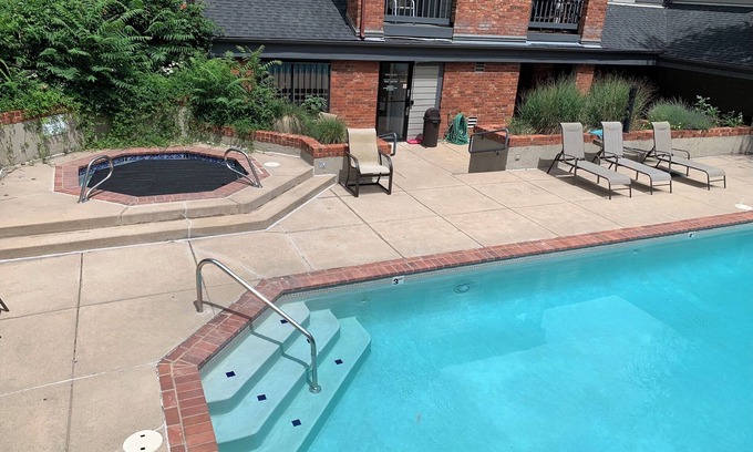 Panorama Heights Condominio | Cozy studio condo with pool, garage, and spa in amazing Boulder Colorado