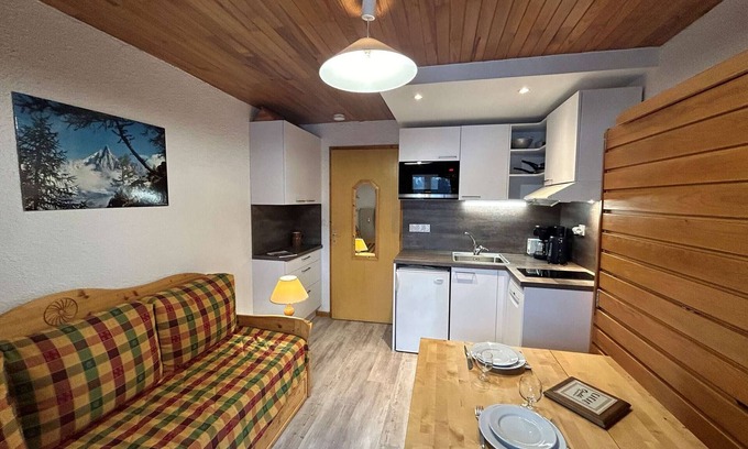 Meribel Apartamento | Estudio acogedor para 2 personas cerca de pistas, vista montaña, admite mascotas