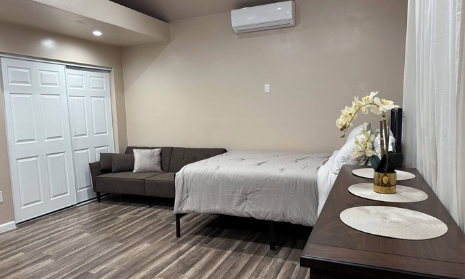 Winnetka Apartamento | Cozy studio in amazing Los Angeles with WiFi, AC, full equip !