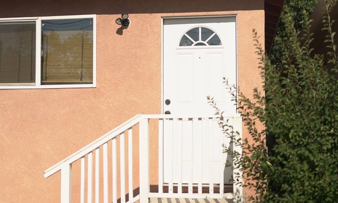 Southeastern Sacramento Apartamento | Cozy studio in beautiful Sacramento with AC and more amenities.