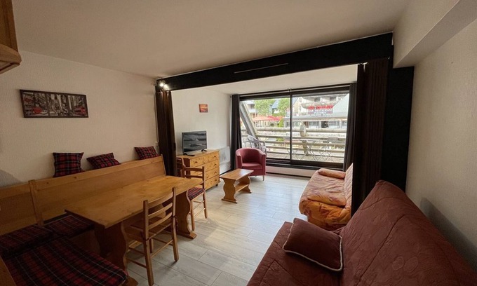 Laveissiere Apartamento | Acogedor estudio en el corazón de la estación, balcón, ideal para 4 personas