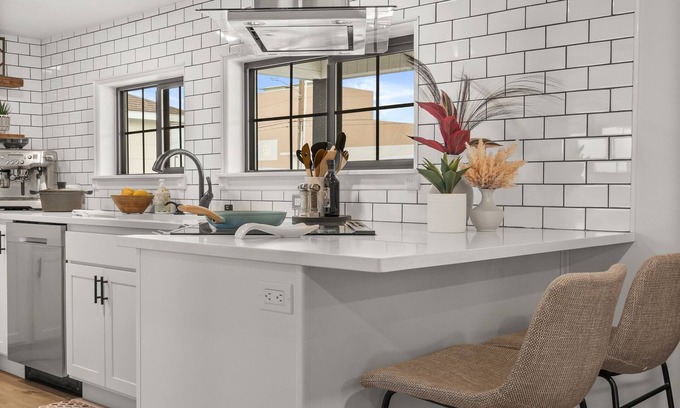 Richland Casa | Cozy Studio- Pets Welcome! Hot Tub on site!