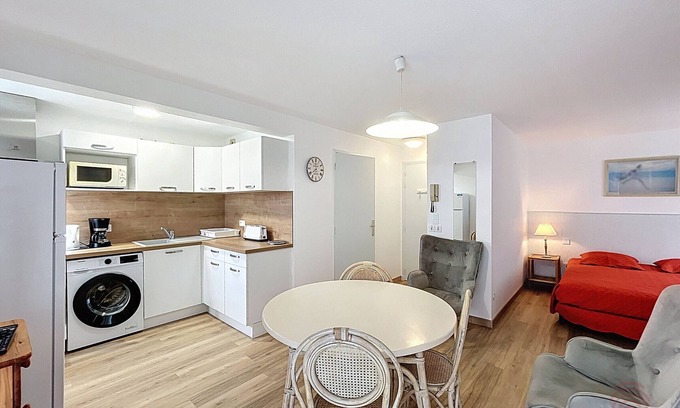 Lamalou-les-Bains Apartamento | Estudio céntrico cerca de Termas con terraza y todas comodidades