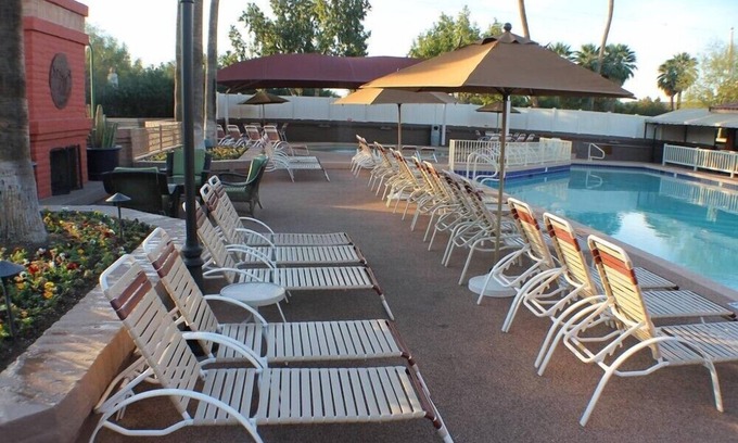Arcadia Apartamento | Cozy Studio with Pool & Fitness Room at Camelback