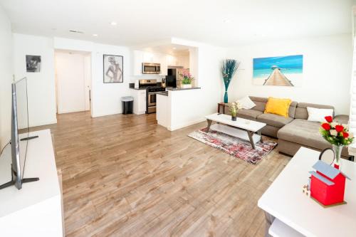 Wilshire Apartamento | Cozy Stylish 1-Bedroom In Hollywood With Free Gated Parking