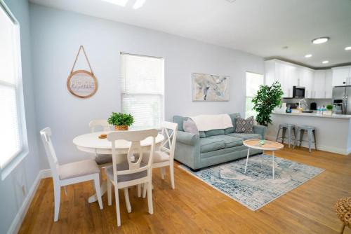East Tampa Casa | Cozy Stylish Chic Home Ybor, Dt Central Location