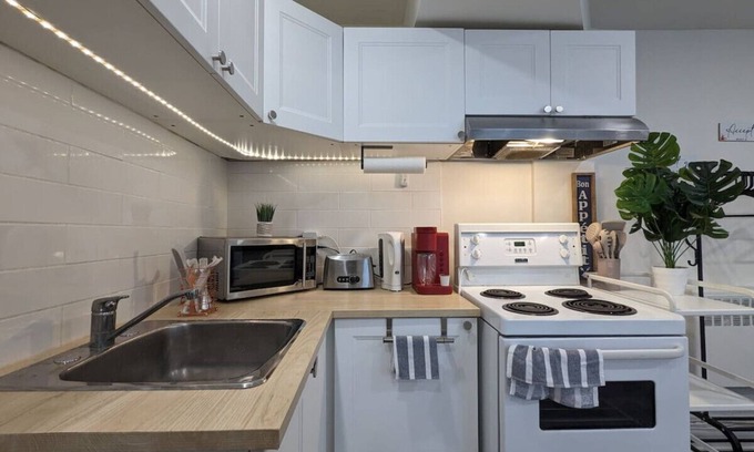 Cote-Des-Neiges—Notre-Dame-De-Grace Apartamento | Charming studio Côte-des-Neiges