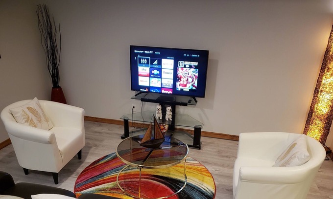 Calgary Casa | Cozy suite 10minutes to YYC Airport