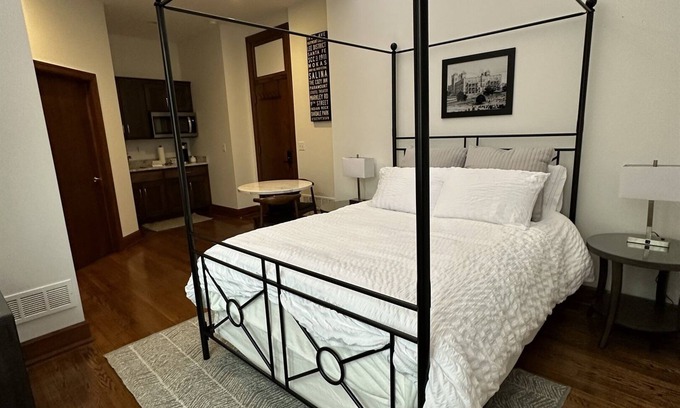 Salina Apartamento | Cozy Suite inside Historic Marymount College