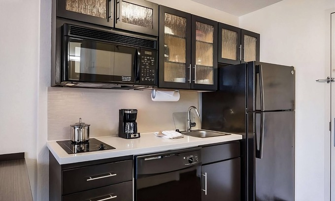 Libertyville Casa | Time to Relax in your Hotel Suite! Kitchen & Living Room! Chicago just an hour away!