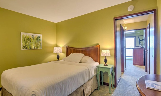 Otter Rock Apartamento | Cozy Suite w/Panoramic Ocean Views | Queen Bed